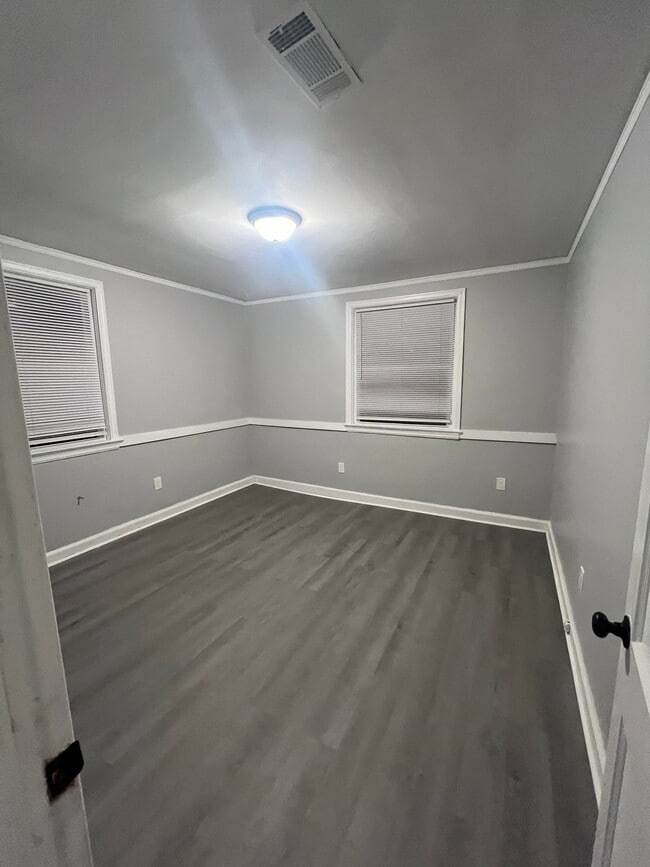 Foto del edificio - 3533 Gaylord Pl