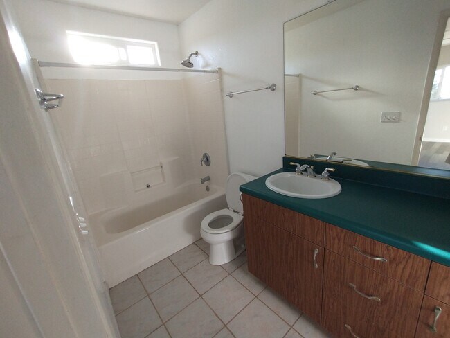 Bathroom - 11529 Valle Vista Rd