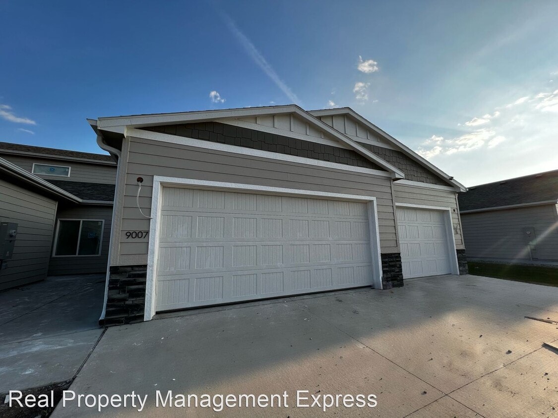 Primary Photo - 3 br, 2.5 bath House - 9007 W Jerald Pl