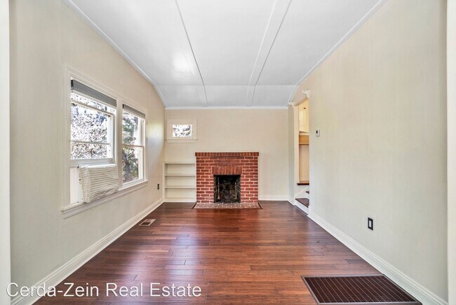 Building Photo - 2 br, 1 bath House - 6176 Moraga Ave - LU