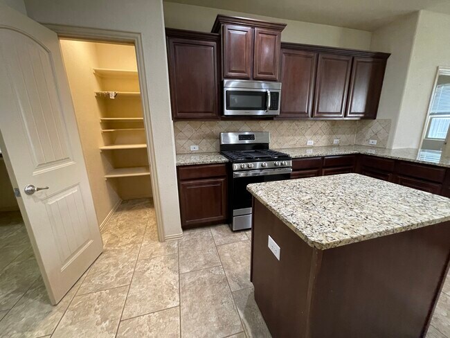 Foto del edificio - 6408 Vanguard Rd