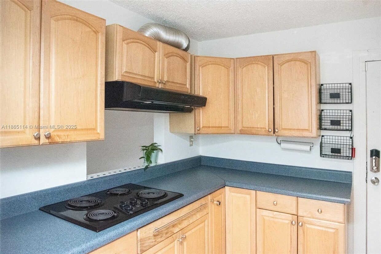 Primary Photo - 13700 SW 62nd St