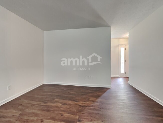 Foto del edificio - 7015 Glenburn Drive