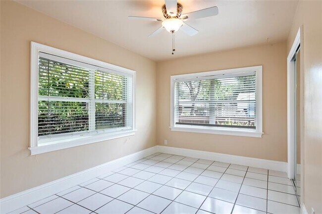 Foto del edificio - 3250 NE 28th St