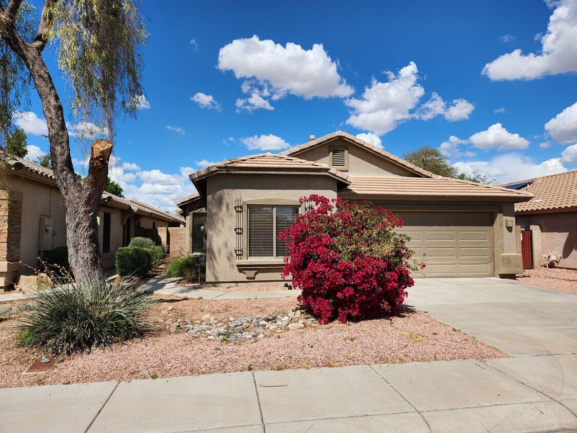 Surprise 3 Bedroom 2 Bath House Rental in Surprise, AZ