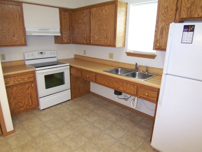 Building Photo - Ground Floor 1 Bedroom Handicapped Unit