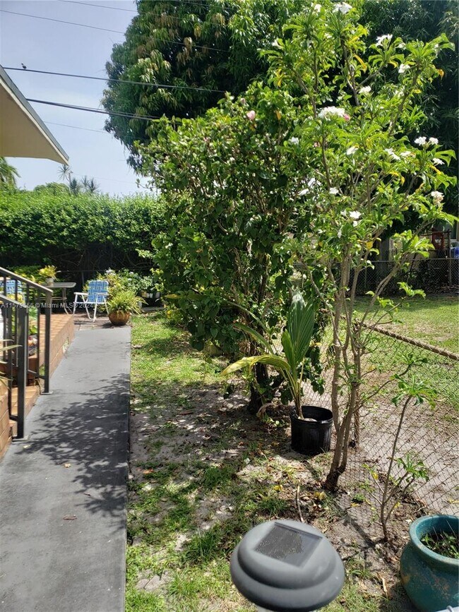 Foto del edificio - 5152 NW 4th St