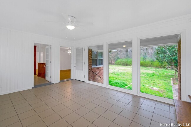 Building Photo - Welcome Home!