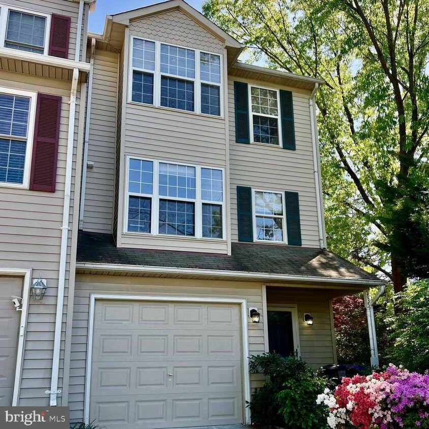 Foto principal - 5635 Gosling Dr