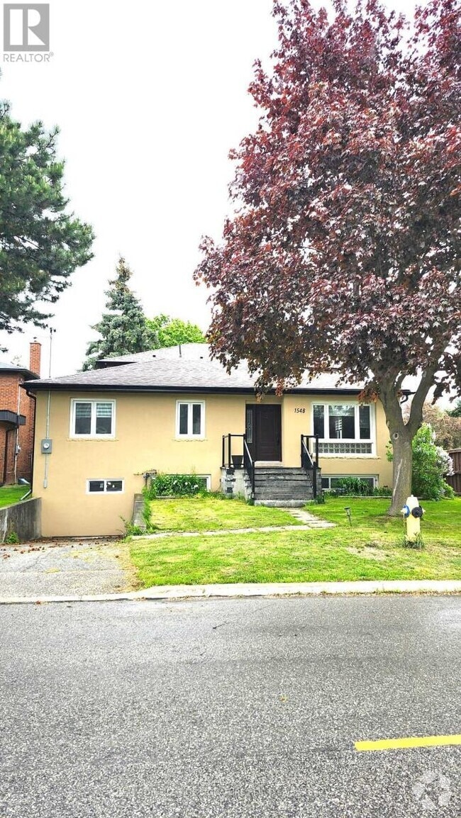 Building Photo - 154 Pemberton Ave