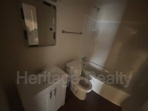 Building Photo - 336 S Castle St