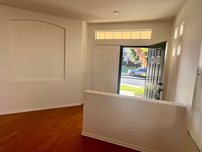 Foto del edificio - Aviara 4 BD, 3BA in gated community