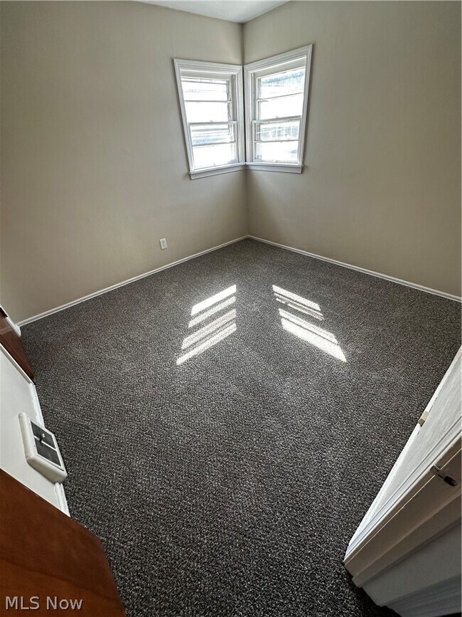 Foto del edificio - 1234 Sackett Ave