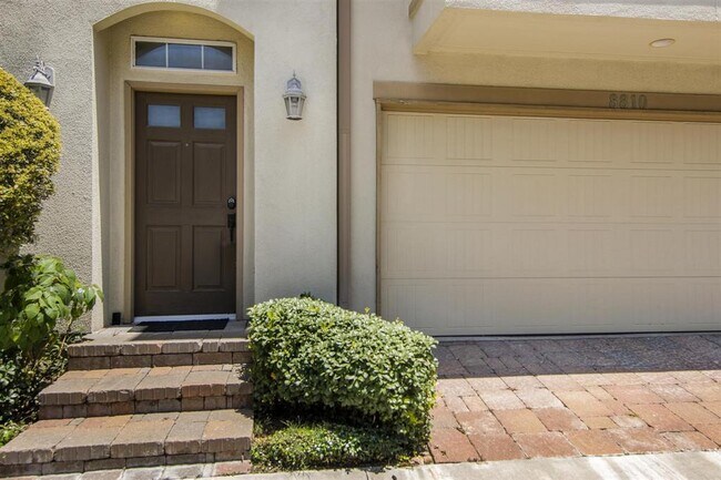 Building Photo - 8810 Lakeshore Terrace Dr
