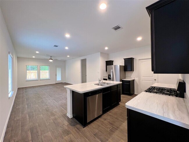 Building Photo - 14732 Hazel Br Dr