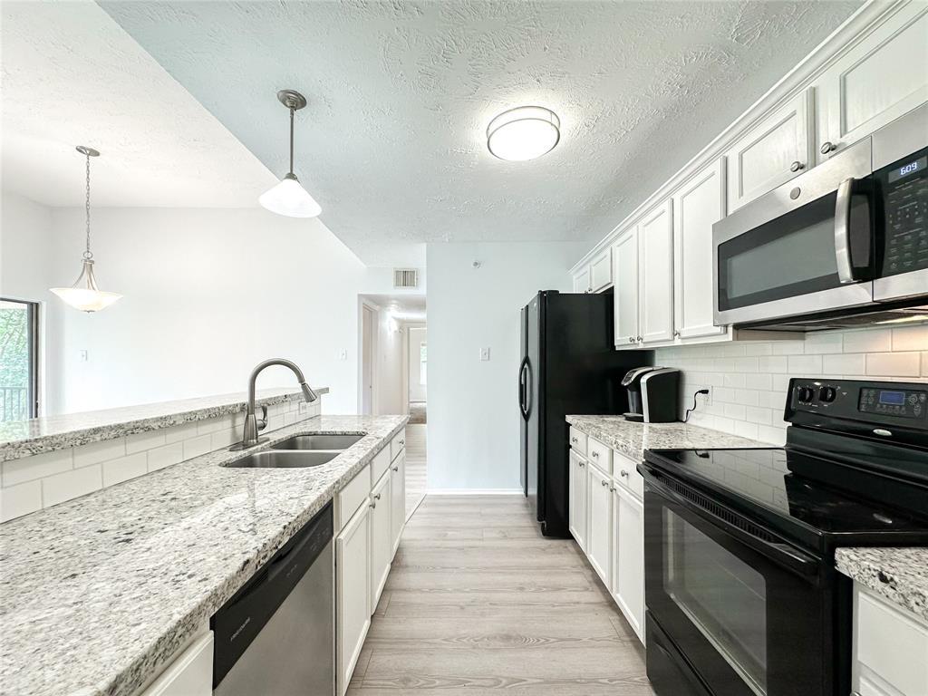 Foto principal - 8051 Bay Branch Dr
