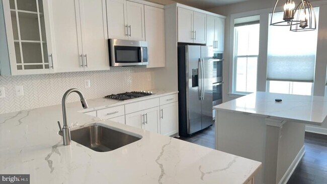 Foto del edificio - 7224 Mountaineer Dr