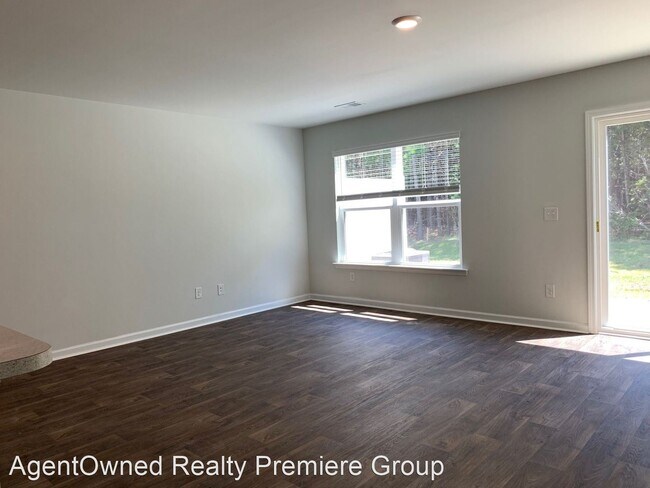Building Photo - 3 br, 2.5 bath House - 127 Gaura Ln