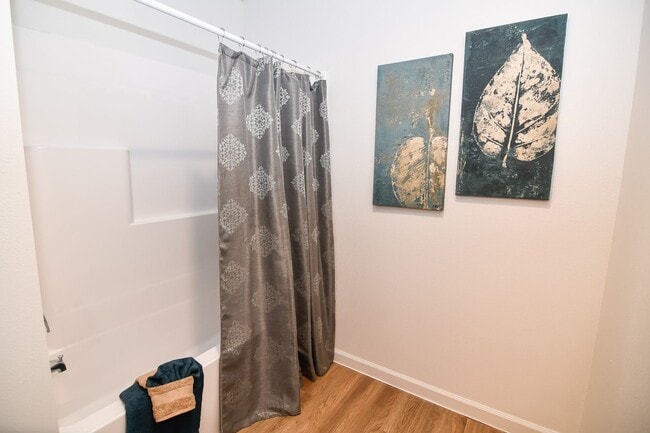 Foto del interior - YellowBanks Properties III LLC