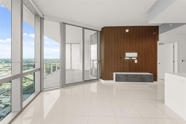 Foto del edificio - 851 NE 1st Ave