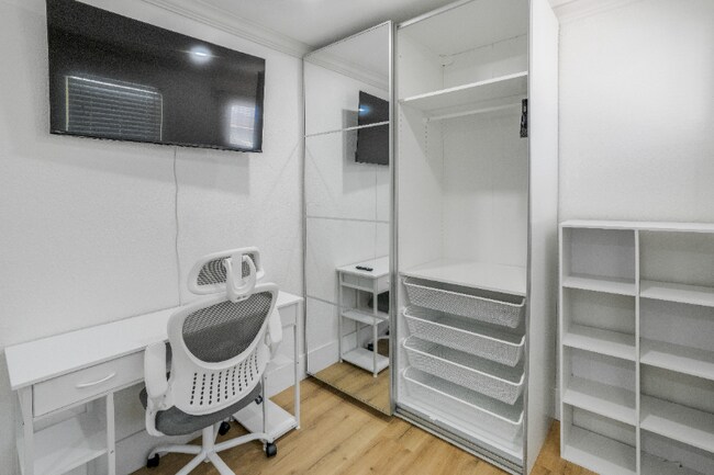 Foto del edificio - 312 La France Ave