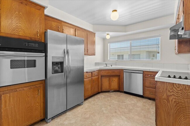 Building Photo - Light-Filled Top Floor Retreat in the Heart of Franklin Village