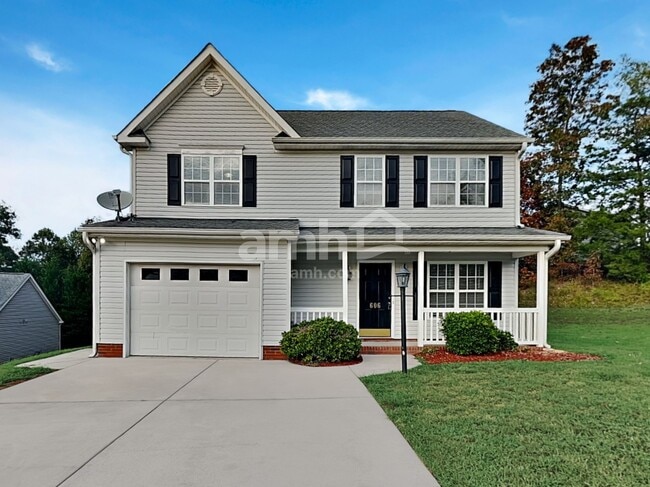 Building Photo - 606 3 Oaks Dr