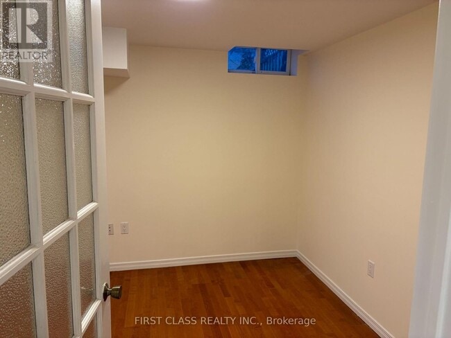 Building Photo - 157 Galbraith Crescent