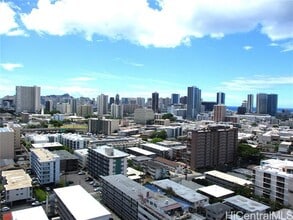 Building Photo - 1556 Piikoi St