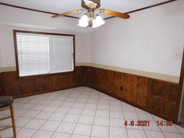 Building Photo - 302 Halcott Dr