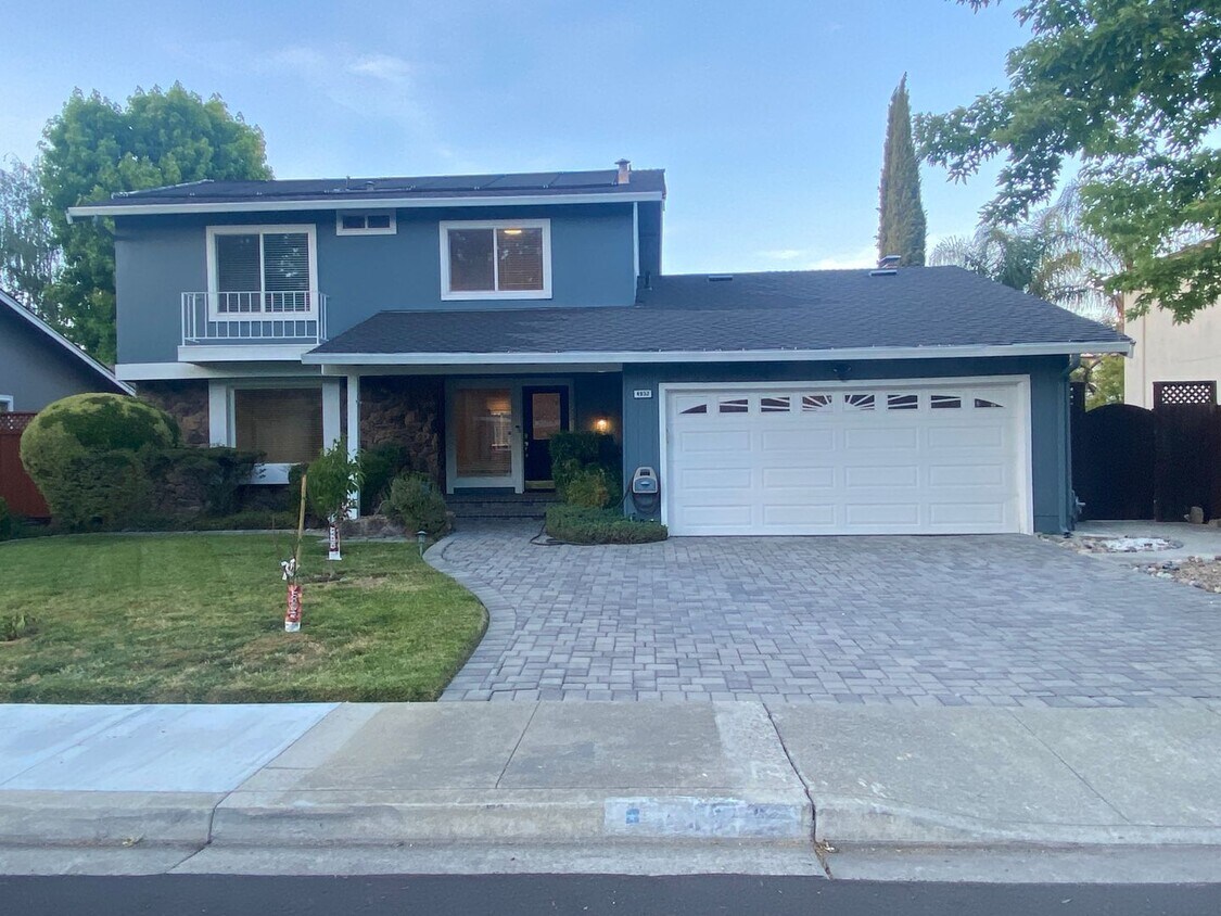 Foto principal - Pleasanton - Birdland House, 4 Bed/ 2.5 Ba...