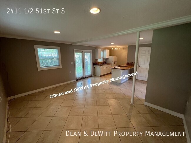 Building Photo - 2411 1/2 51st St S-