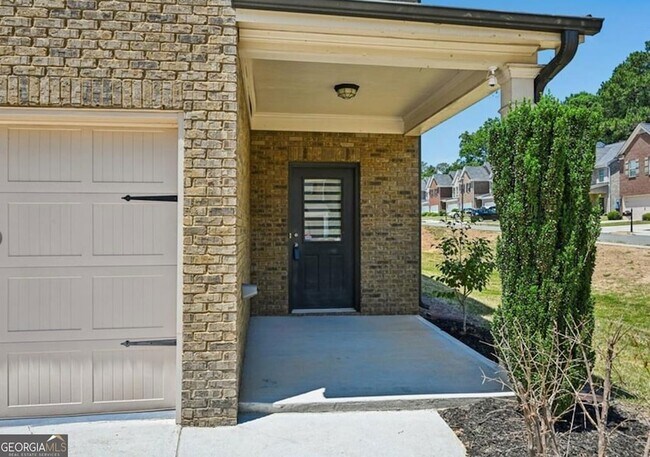 Building Photo - 256 Centerview Wy