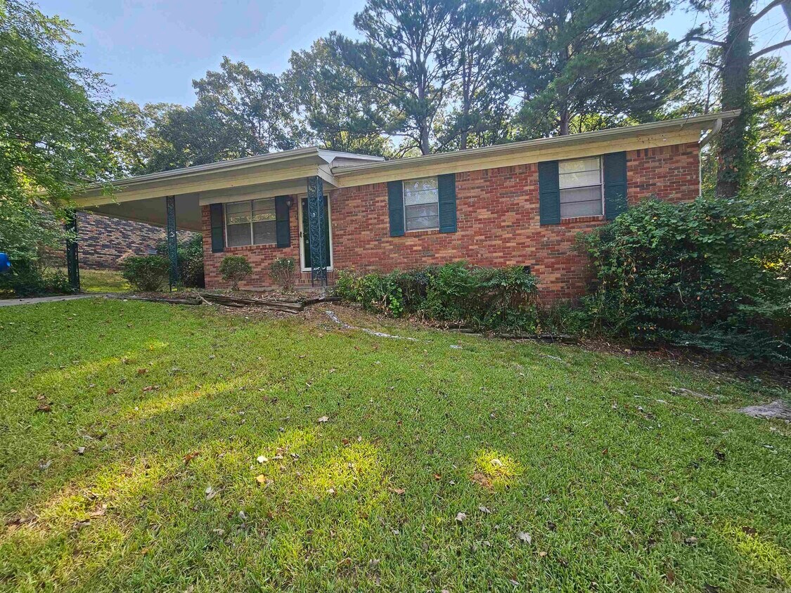Primary Photo - 315 Malibu Dr