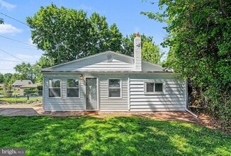 Building Photo - 105 Oak Hill Dr