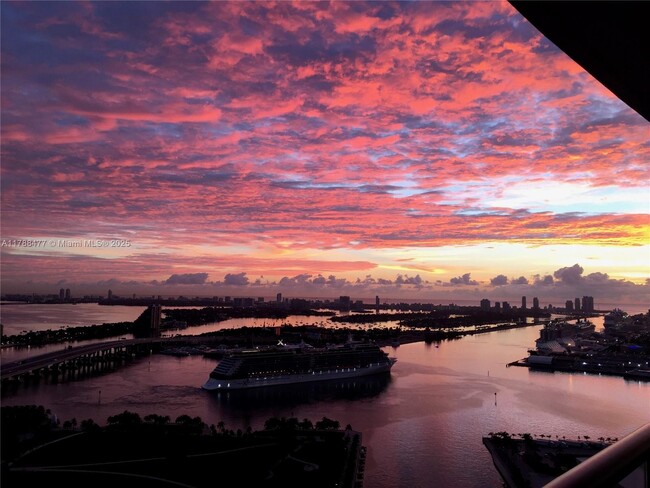 Building Photo - 888 Biscayne Blvd
