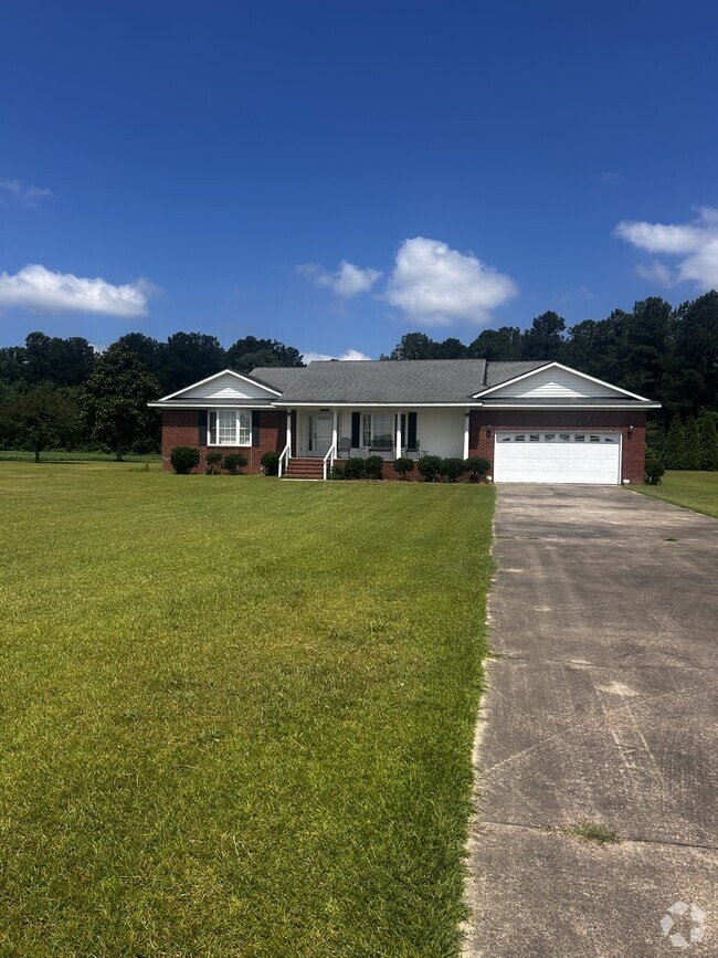 Building Photo - 2411 NC-122