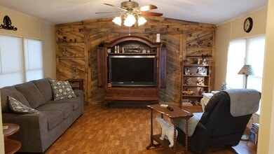 Building Photo - 15064 W Beaver Dr
