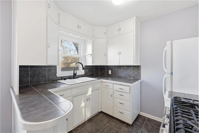 Foto del edificio - 2116 SW Plass Ave