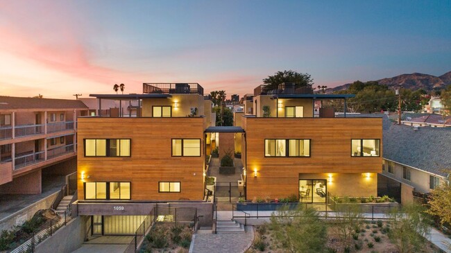 Building Photo - 1059 Elm Ave