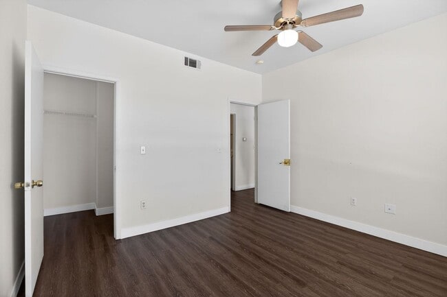 Building Photo - 2060 Rancho Lake Dr