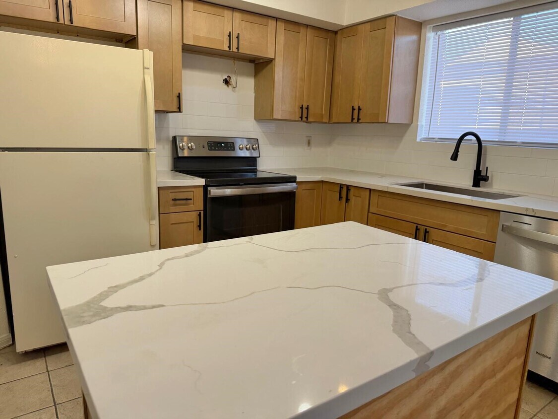 Foto principal - 1500 Bay Area Blvd