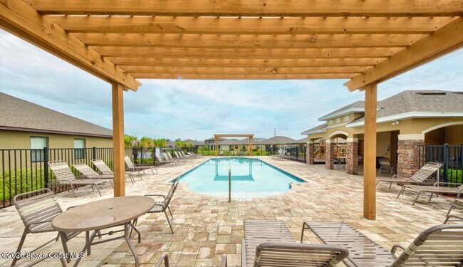 Foto del edificio - 1342 Mineral Lp Dr NW