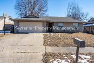 Building Photo - 4601 S Cedar Ave