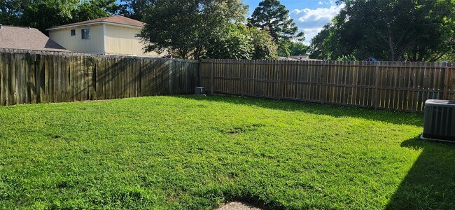 Building Photo - 10115 Enchanted Stone Dr