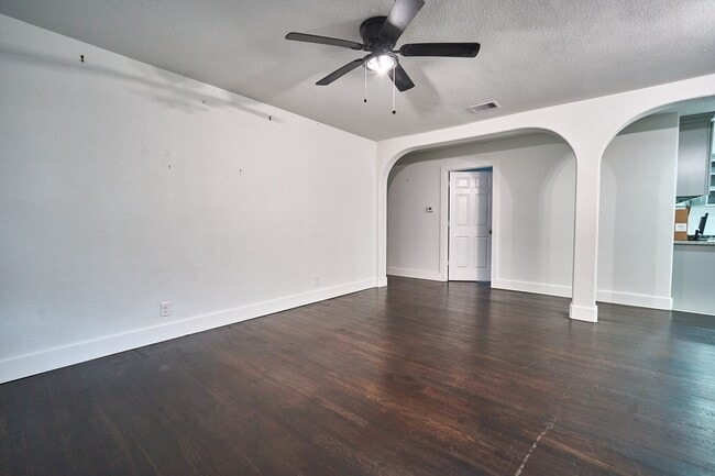 Foto del edificio - 5815 Hornwood Dr