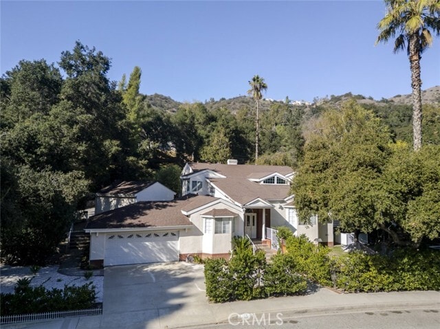 Building Photo - 2255 E Chevy Chase Dr