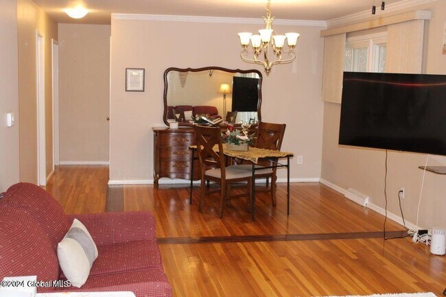 Foto del edificio - 535 Dawson Rd