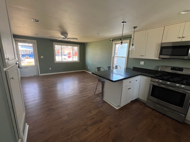 Building Photo - 414 N Lindberg St