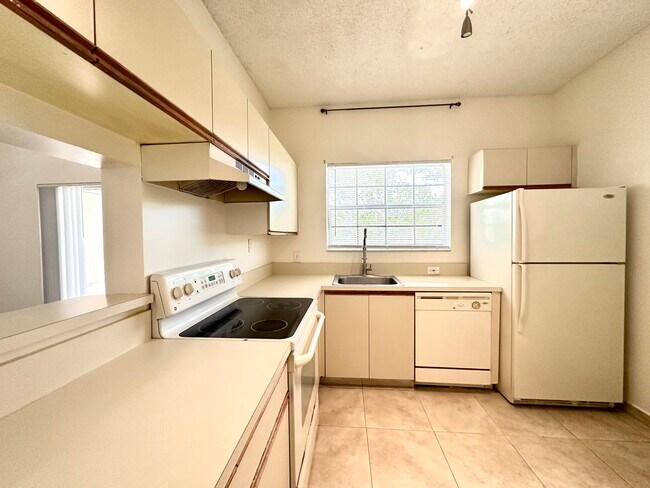 Foto del edificio - 720 Cypress Ln